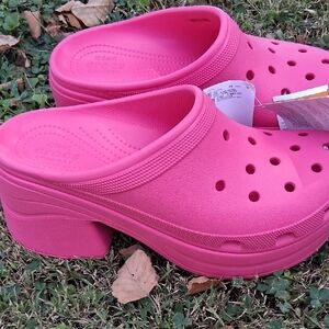 CROCS Vibrant Pink Slip-On Clogs